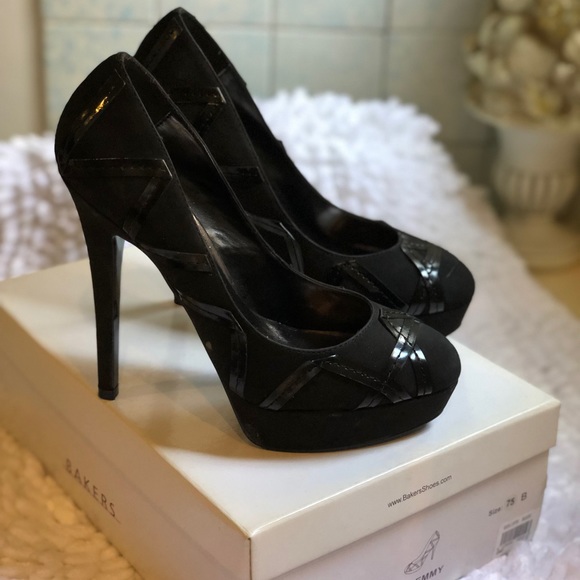 Black BAKERS heel. Size 7.5 - Picture 3 of 7